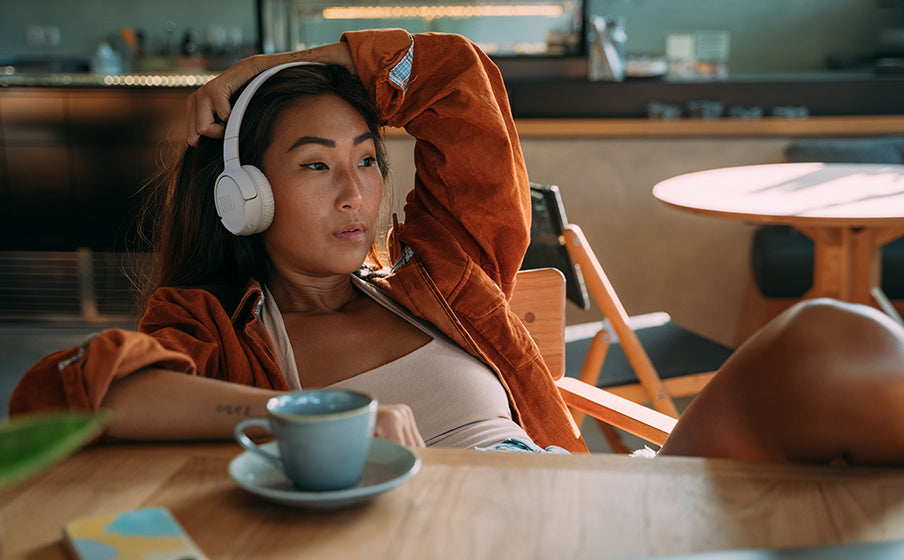 سماعة JBL Tune 520BT اللاسلكية على الأذن (57 ساعة بطارية + شحن سريع)